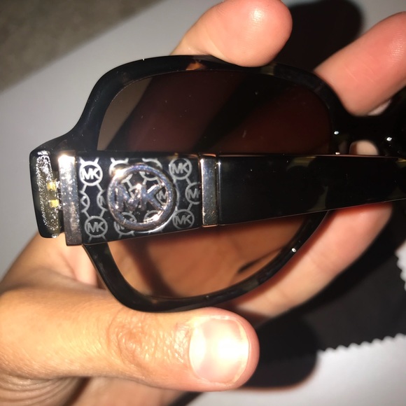 Michael Kors Sunglasses & Case - Picture 6 of 7